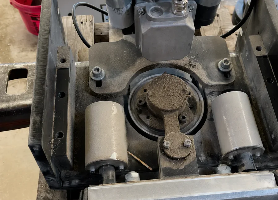 Antriebseinheit einer ROLL-STRIPPER RO-2 während Reparatur und Instandsetzung bei BEICK